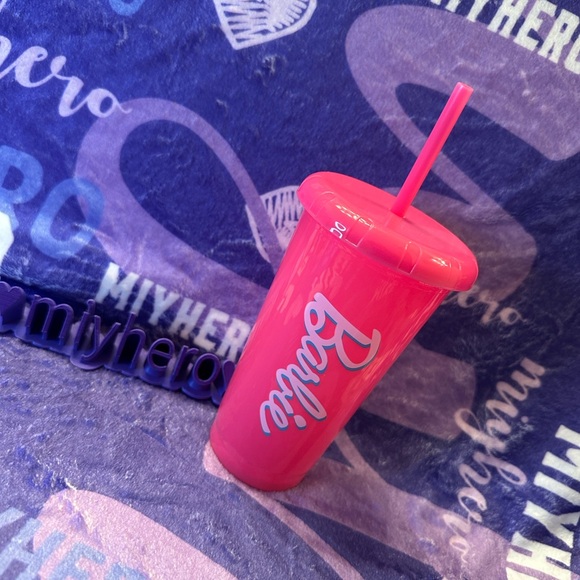 Barbie Pink Travel bag with tumbler and Socks - Picture 4 of 5